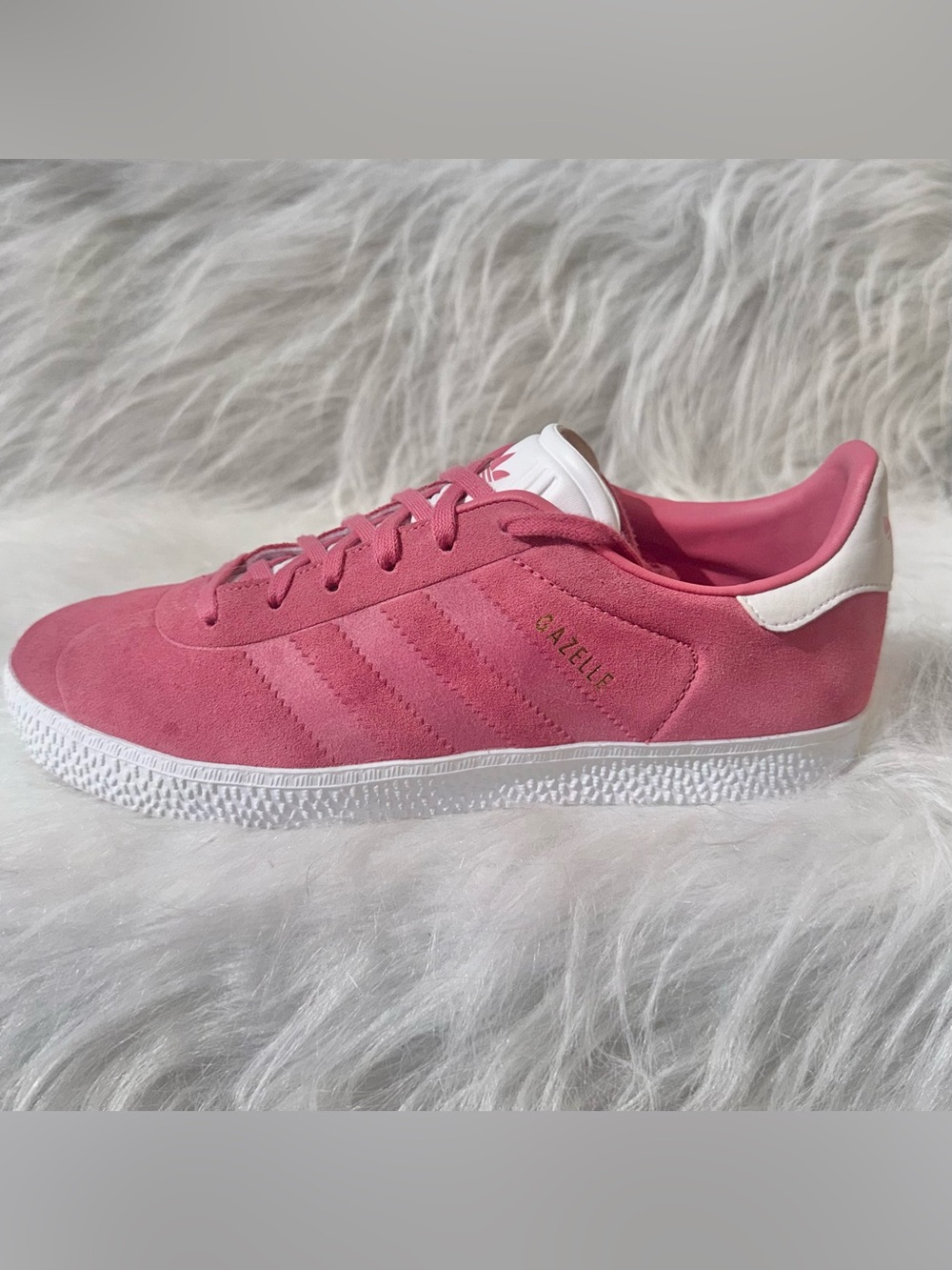 adidas Gazelle J Chalk Pink Suede Sneakers | Youth 5 / Women’s 6.5 | CQ2882